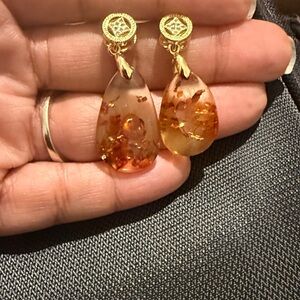 Elegant Golden Flower Amber Charm